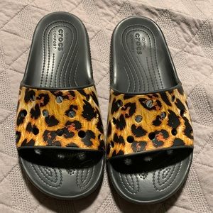 Croc’s Classic Women’s Slide - Cheetah Print